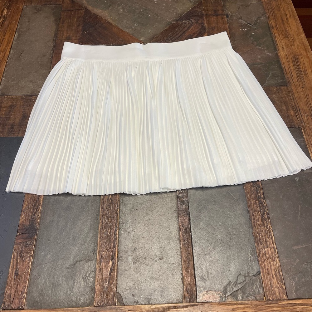 No Boundaries White Pleated Golf Skirt with Shorts